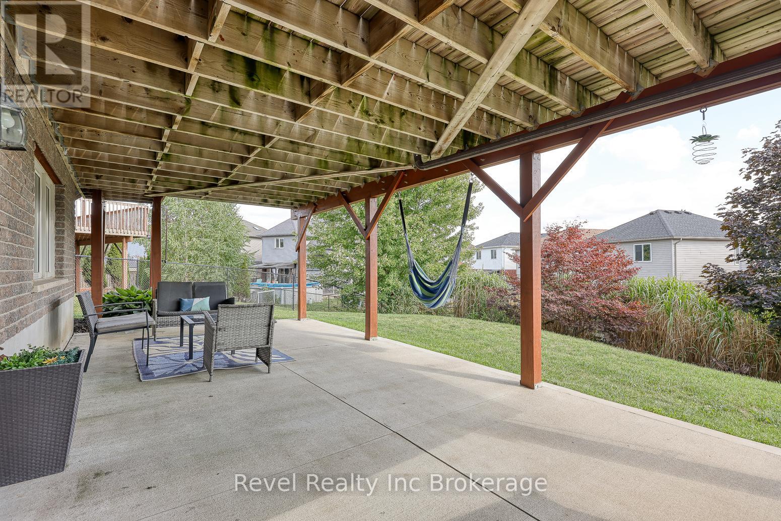 706 Frontenac Crescent, Woodstock, Ontario  N4V 0B1 - Photo 29 - X12536262