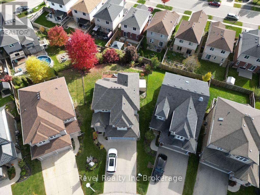 706 Frontenac Crescent, Woodstock, Ontario  N4V 0B1 - Photo 3 - X12536262