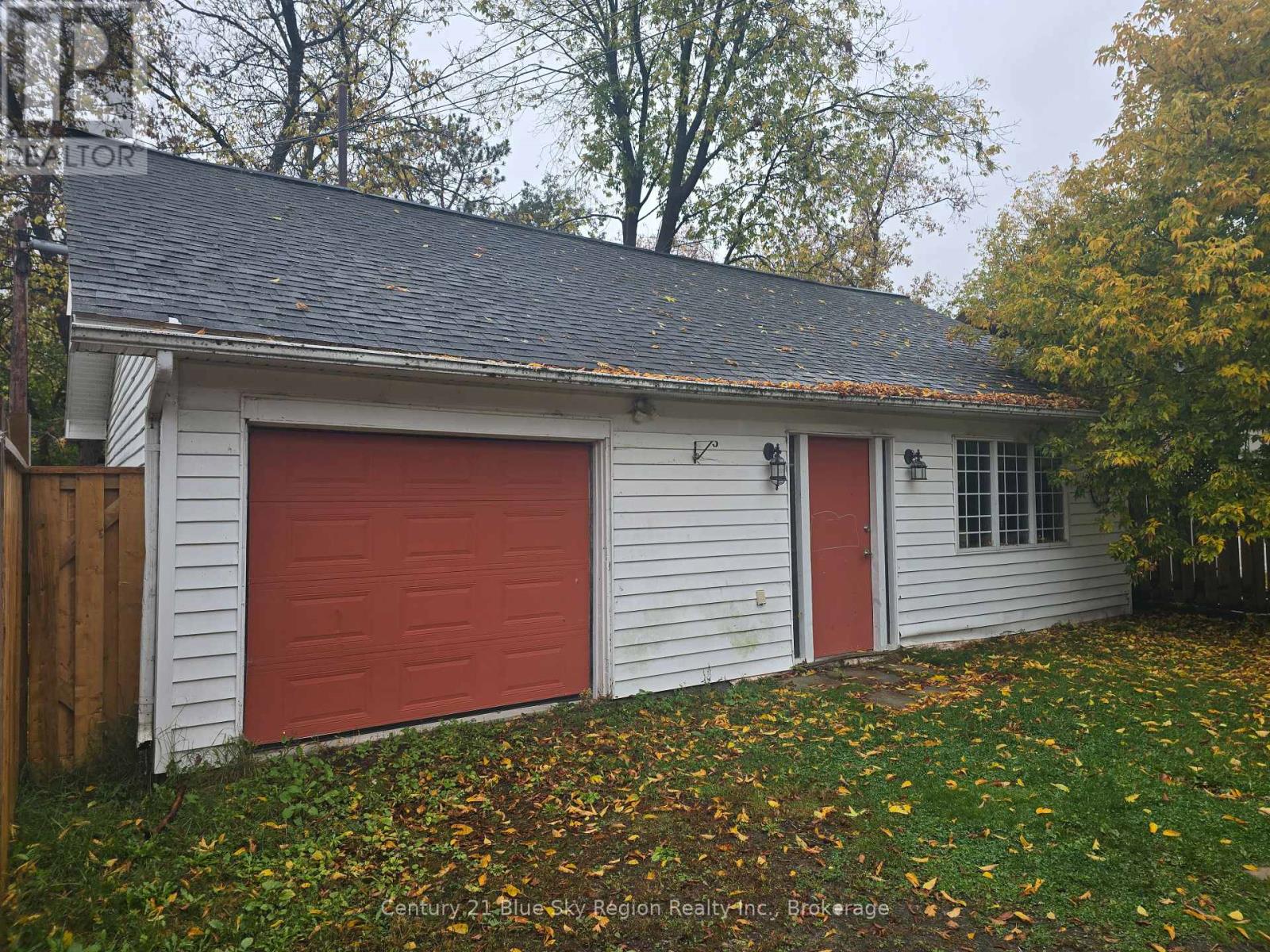 171 Fifth Avenue W, North Bay, Ontario  P1B 3N4 - Photo 3 - X12536042