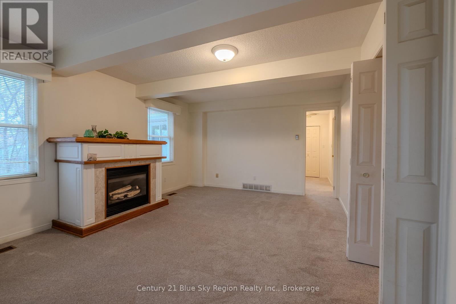 10 Toronto Street, Callander, Ontario  P0H 1H0 - Photo 11 - X12536156