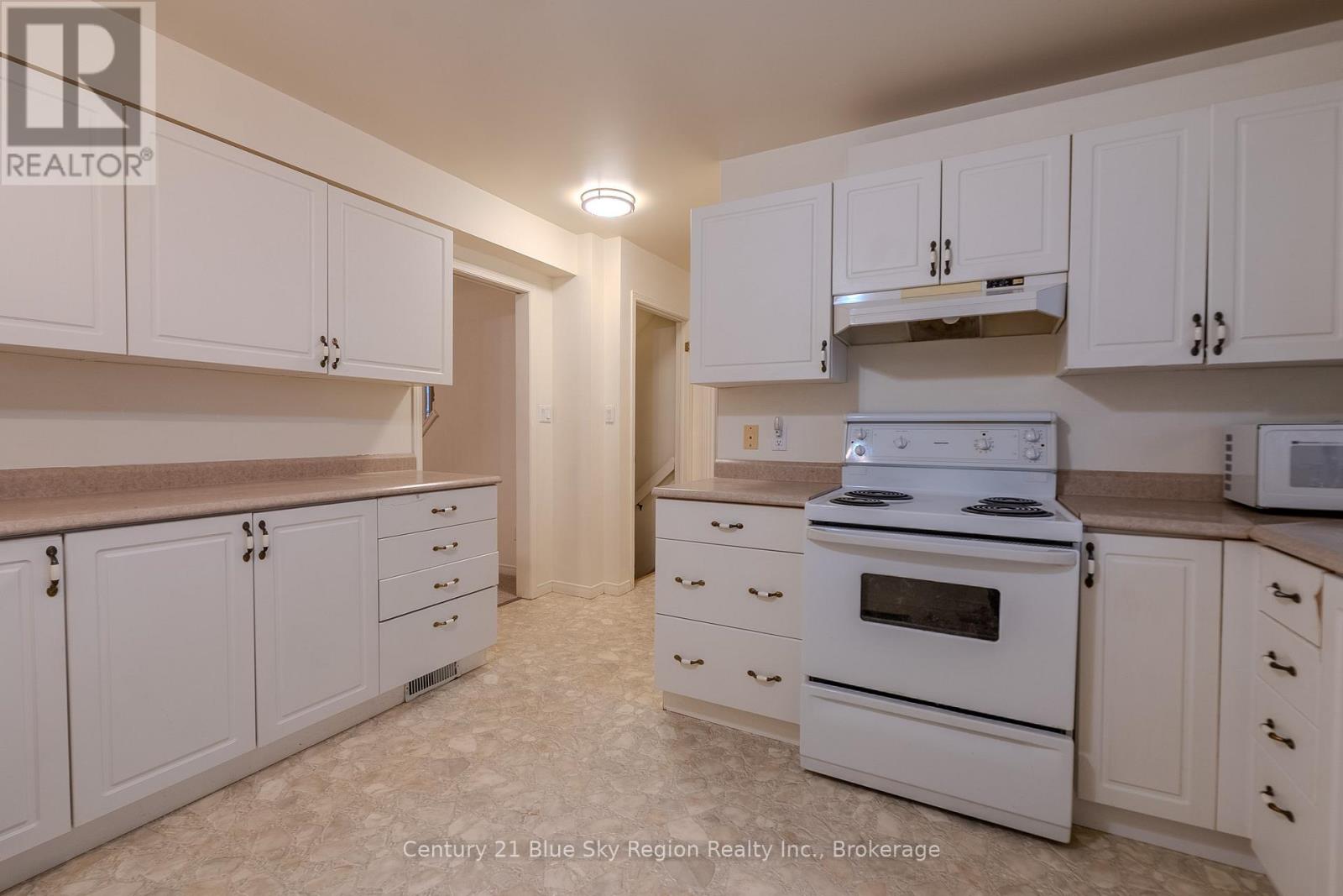 10 Toronto Street, Callander, Ontario  P0H 1H0 - Photo 12 - X12536156