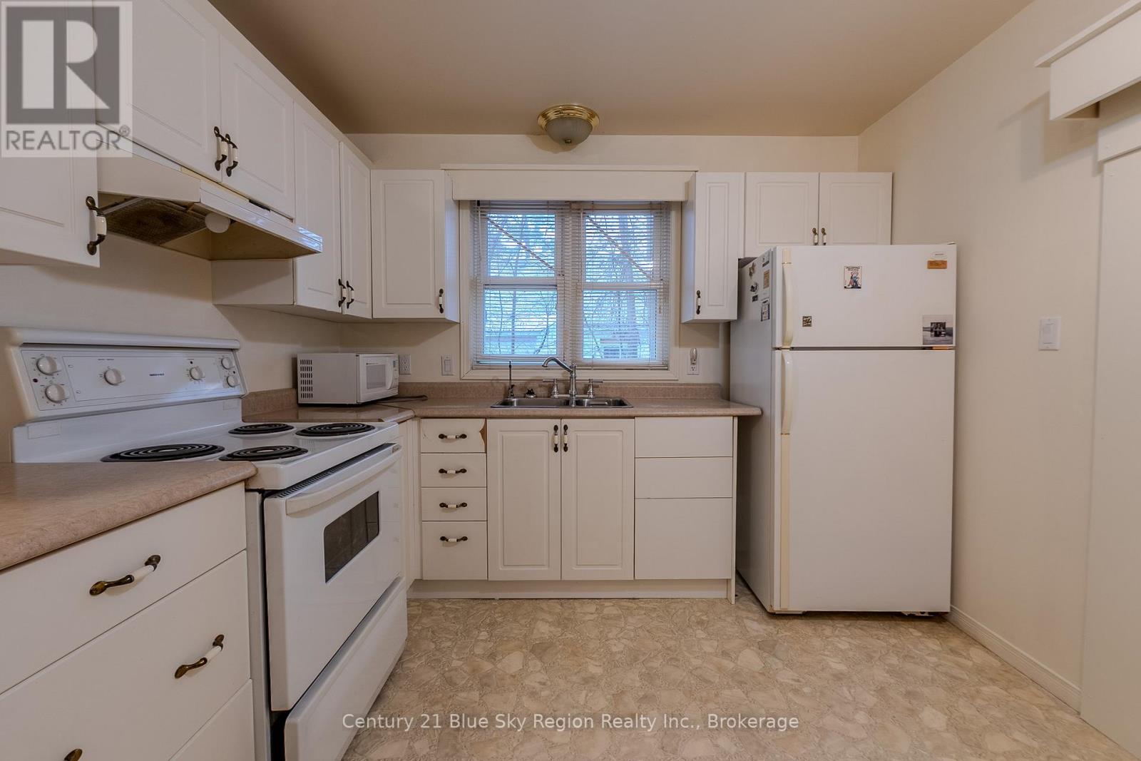 10 Toronto Street, Callander, Ontario  P0H 1H0 - Photo 13 - X12536156