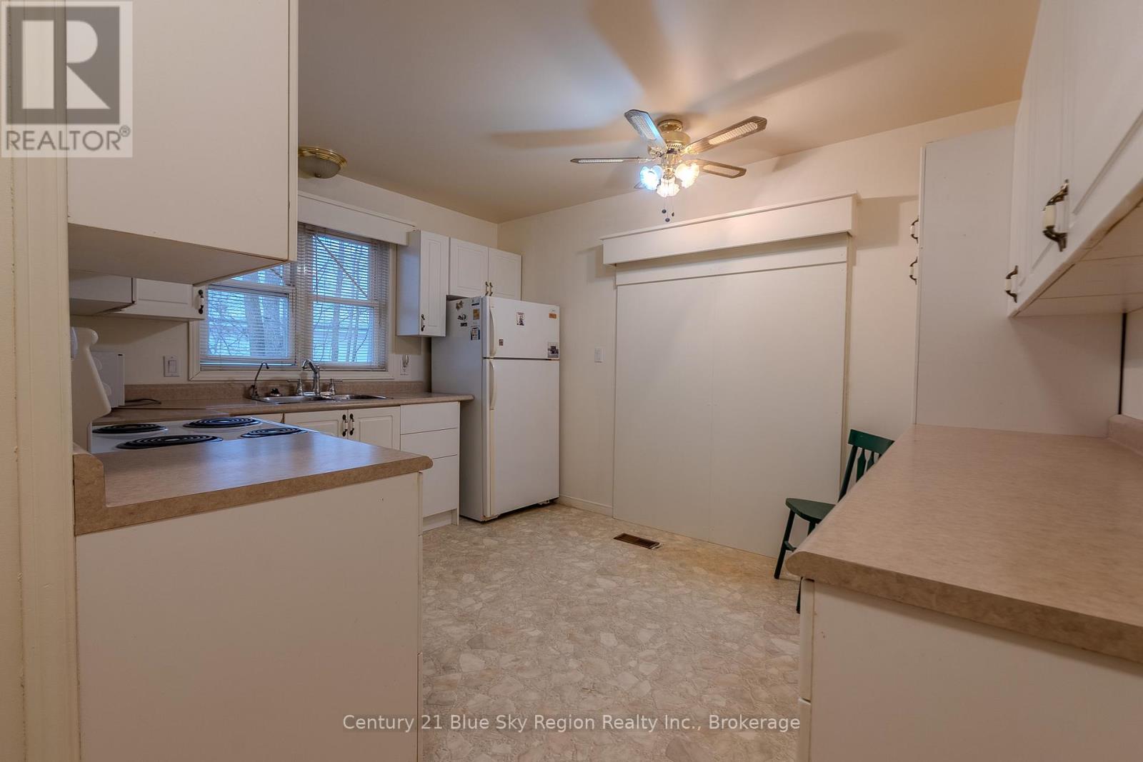 10 Toronto Street, Callander, Ontario  P0H 1H0 - Photo 14 - X12536156