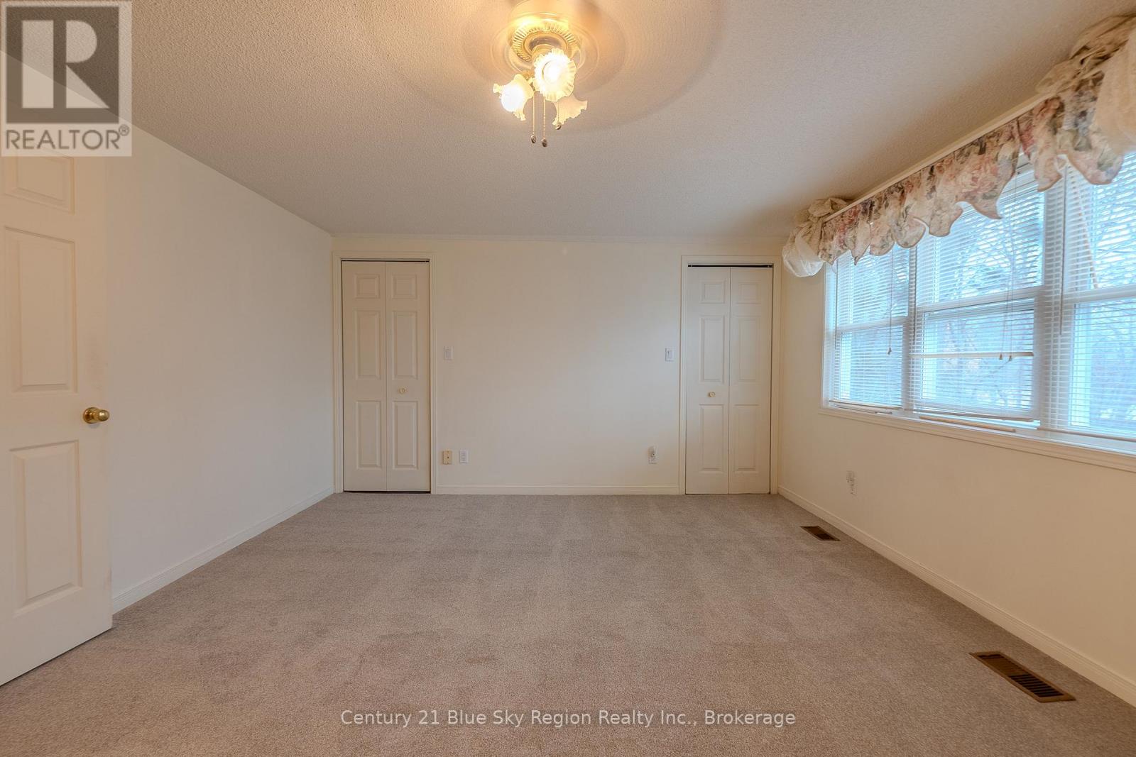 10 Toronto Street, Callander, Ontario  P0H 1H0 - Photo 15 - X12536156