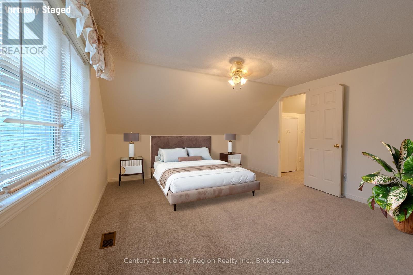 10 Toronto Street, Callander, Ontario  P0H 1H0 - Photo 8 - X12536156