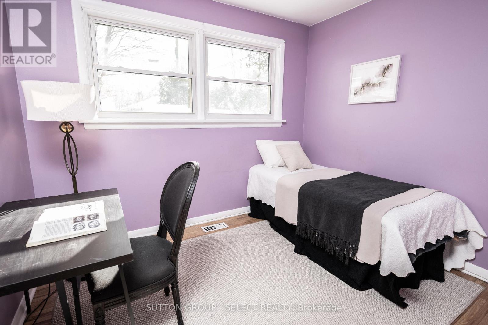 110 Laurentian Drive N, London East, Ontario  N5W 1P2 - Photo 12 - X12536012