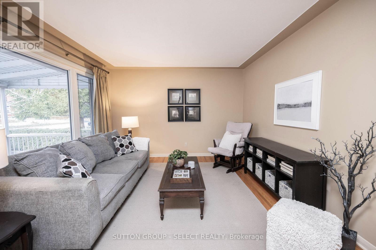 110 Laurentian Drive N, London East, Ontario  N5W 1P2 - Photo 4 - X12536012