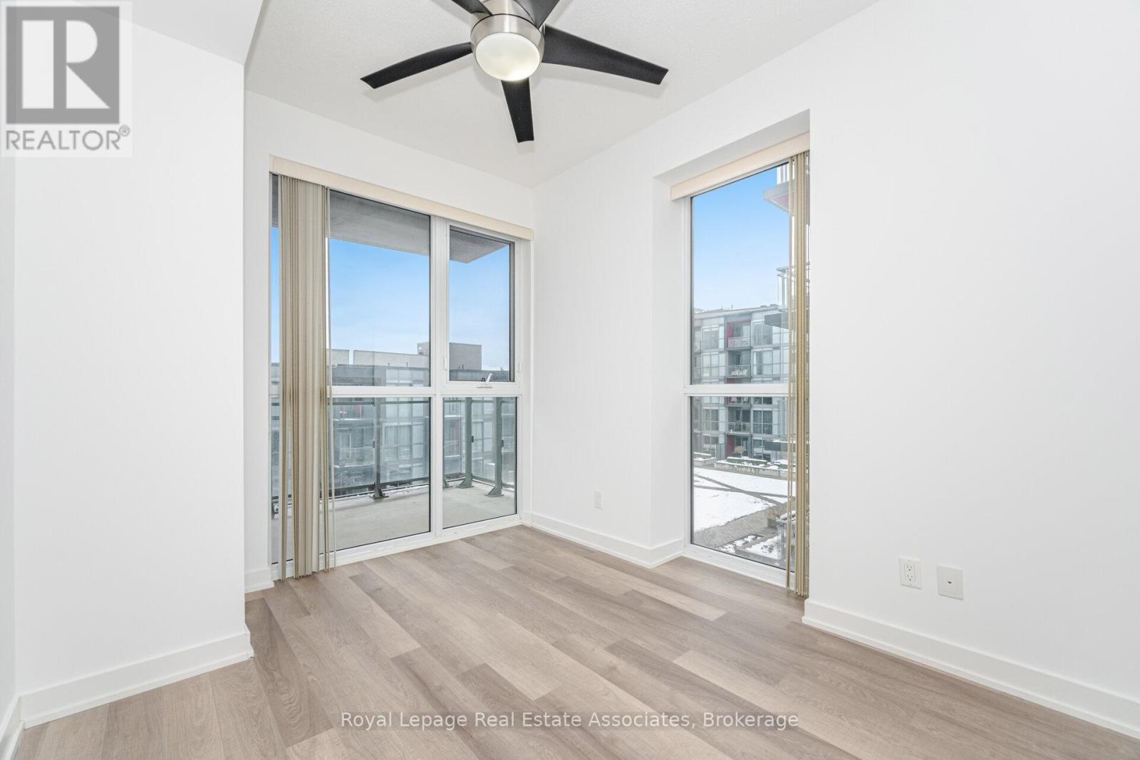 B401 - 5240 Dundas Street, Burlington, Ontario  L7L 0J6 - Photo 12 - W12535916