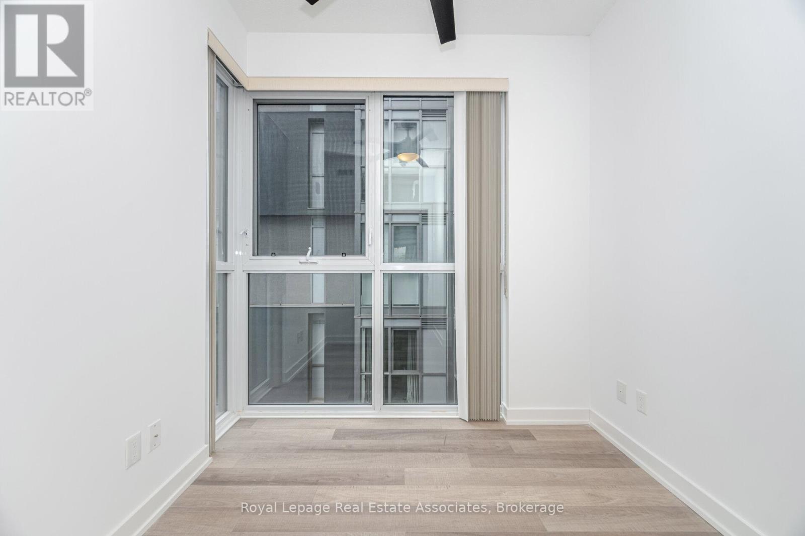 B401 - 5240 Dundas Street, Burlington, Ontario  L7L 0J6 - Photo 15 - W12535916