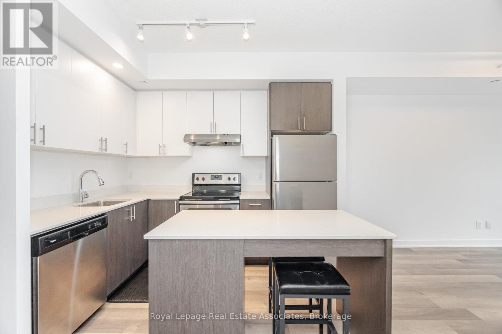 B401 - 5240 Dundas Street, Burlington, Ontario  L7L 0J6 - Photo 7 - W12535916