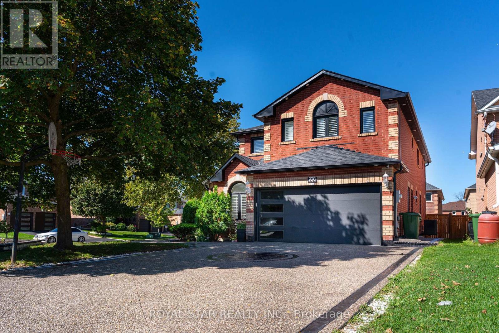 22 Livingston Drive, Caledon, Ontario  L7C 1A1 - Photo 2 - W12535918