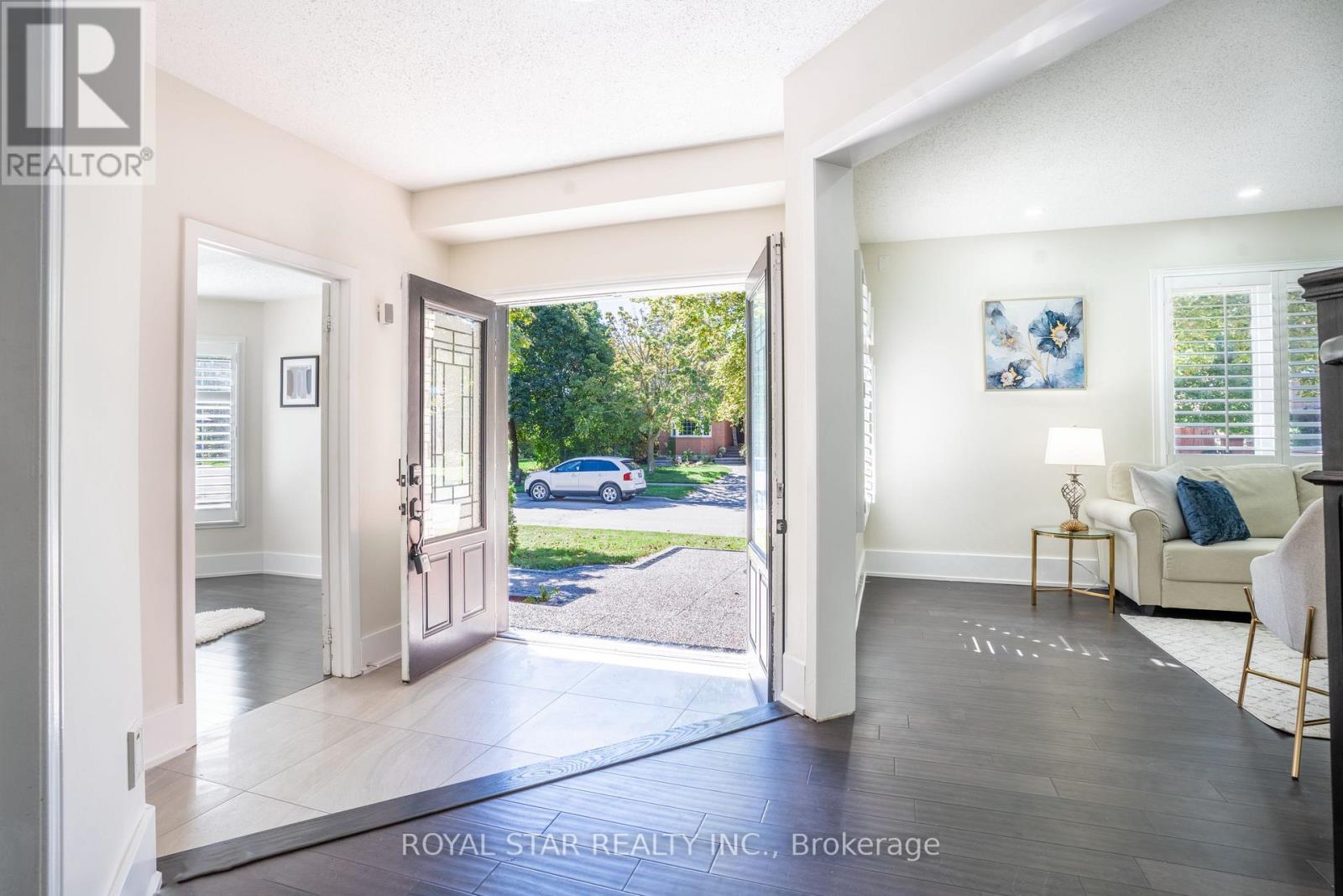 22 Livingston Drive, Caledon, Ontario  L7C 1A1 - Photo 8 - W12535918