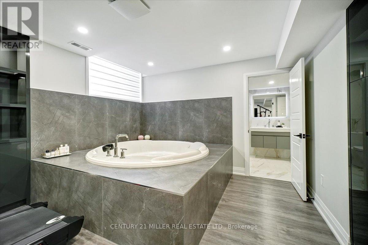 3298 Liptay Avenue, Oakville, Ontario  L6M 0N1 - Photo 41 - W12535940