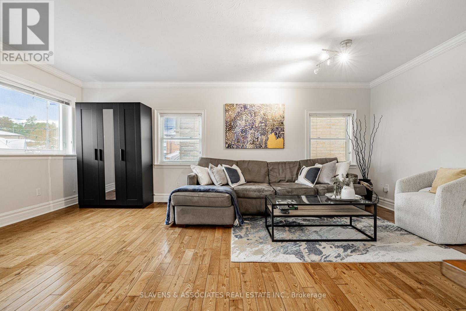 86 Holmesdale Road, Toronto, Ontario  M6E 1Y1 - Photo 10 - W12535942