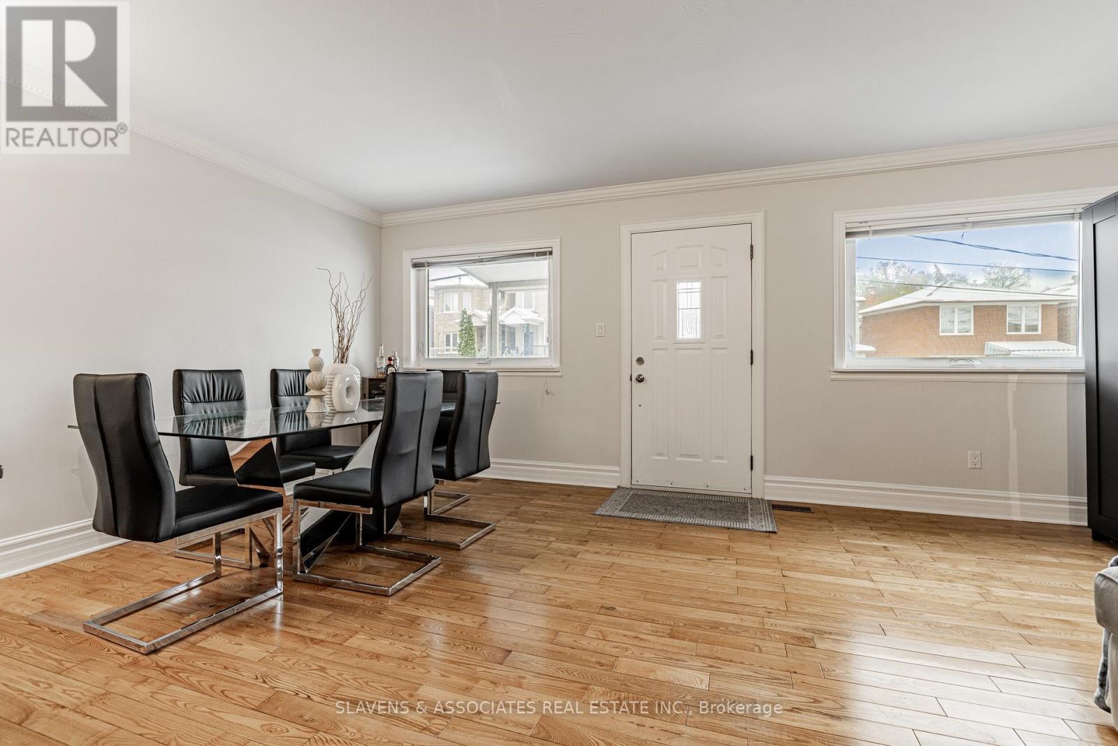 86 Holmesdale Road, Toronto, Ontario  M6E 1Y1 - Photo 12 - W12535942