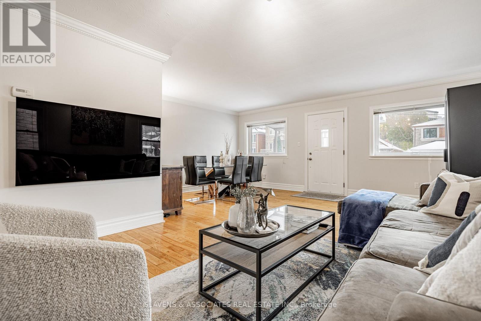 86 Holmesdale Road, Toronto, Ontario  M6E 1Y1 - Photo 13 - W12535942