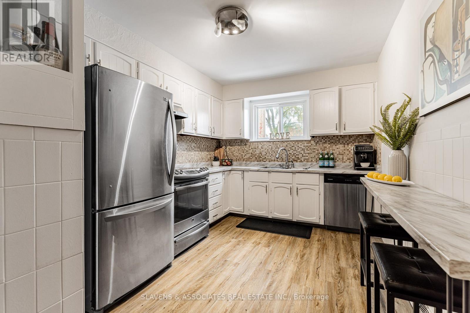 86 Holmesdale Road, Toronto, Ontario  M6E 1Y1 - Photo 15 - W12535942