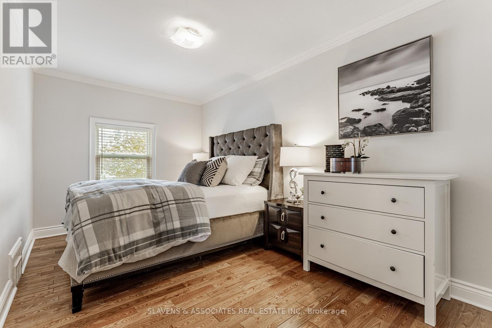 86 Holmesdale Road, Toronto, Ontario  M6E 1Y1 - Photo 18 - W12535942