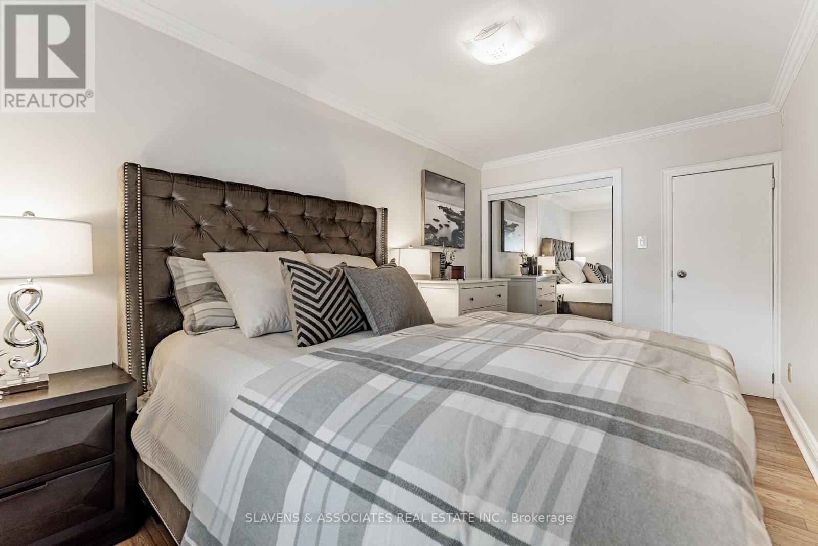 86 Holmesdale Road, Toronto, Ontario  M6E 1Y1 - Photo 19 - W12535942