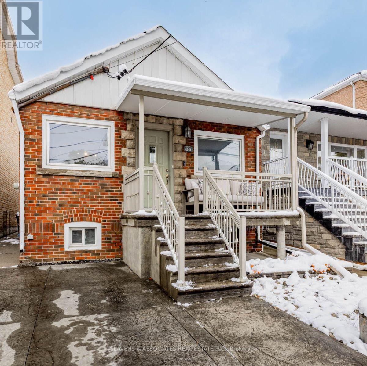 86 Holmesdale Road, Toronto, Ontario  M6E 1Y1 - Photo 2 - W12535942