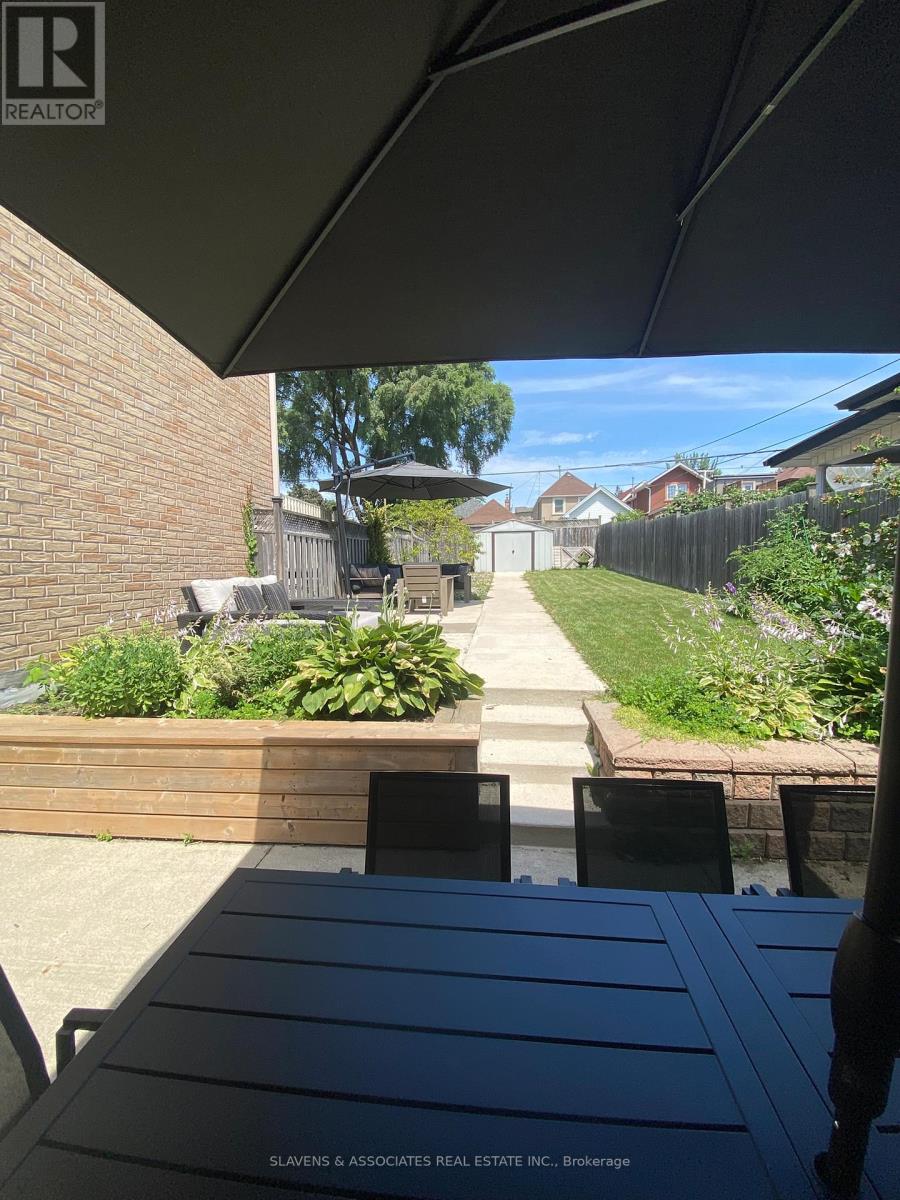 86 Holmesdale Road, Toronto, Ontario  M6E 1Y1 - Photo 32 - W12535942