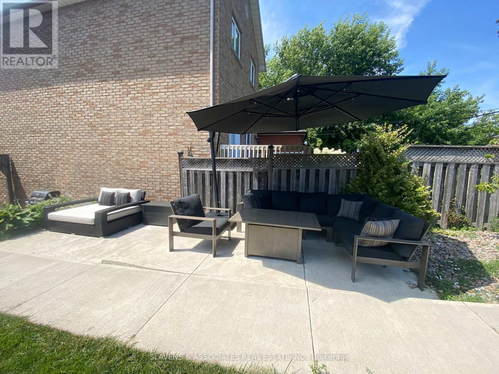 86 Holmesdale Road, Toronto, Ontario  M6E 1Y1 - Photo 33 - W12535942