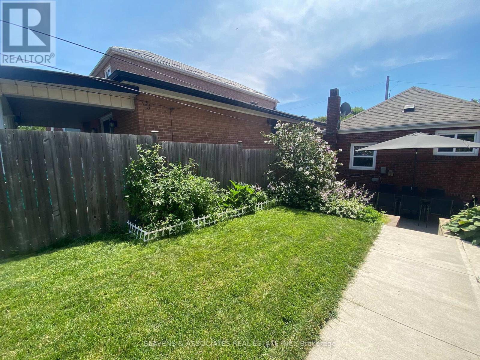 86 Holmesdale Road, Toronto, Ontario  M6E 1Y1 - Photo 34 - W12535942