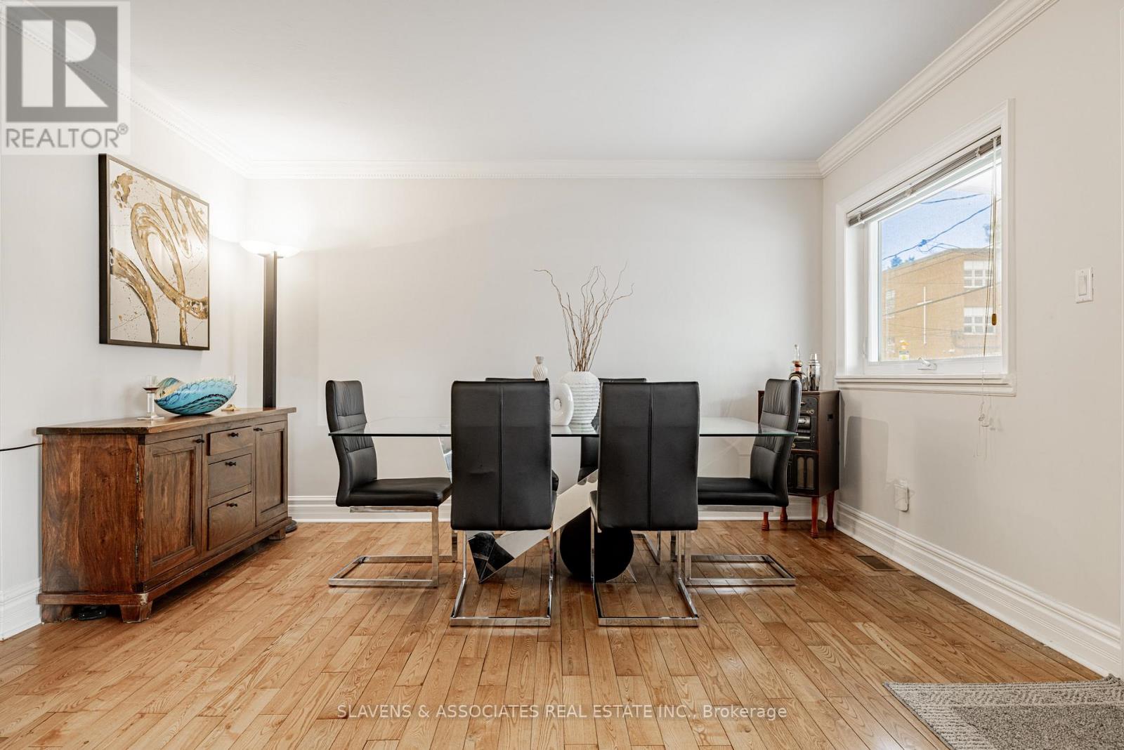 86 Holmesdale Road, Toronto, Ontario  M6E 1Y1 - Photo 6 - W12535942