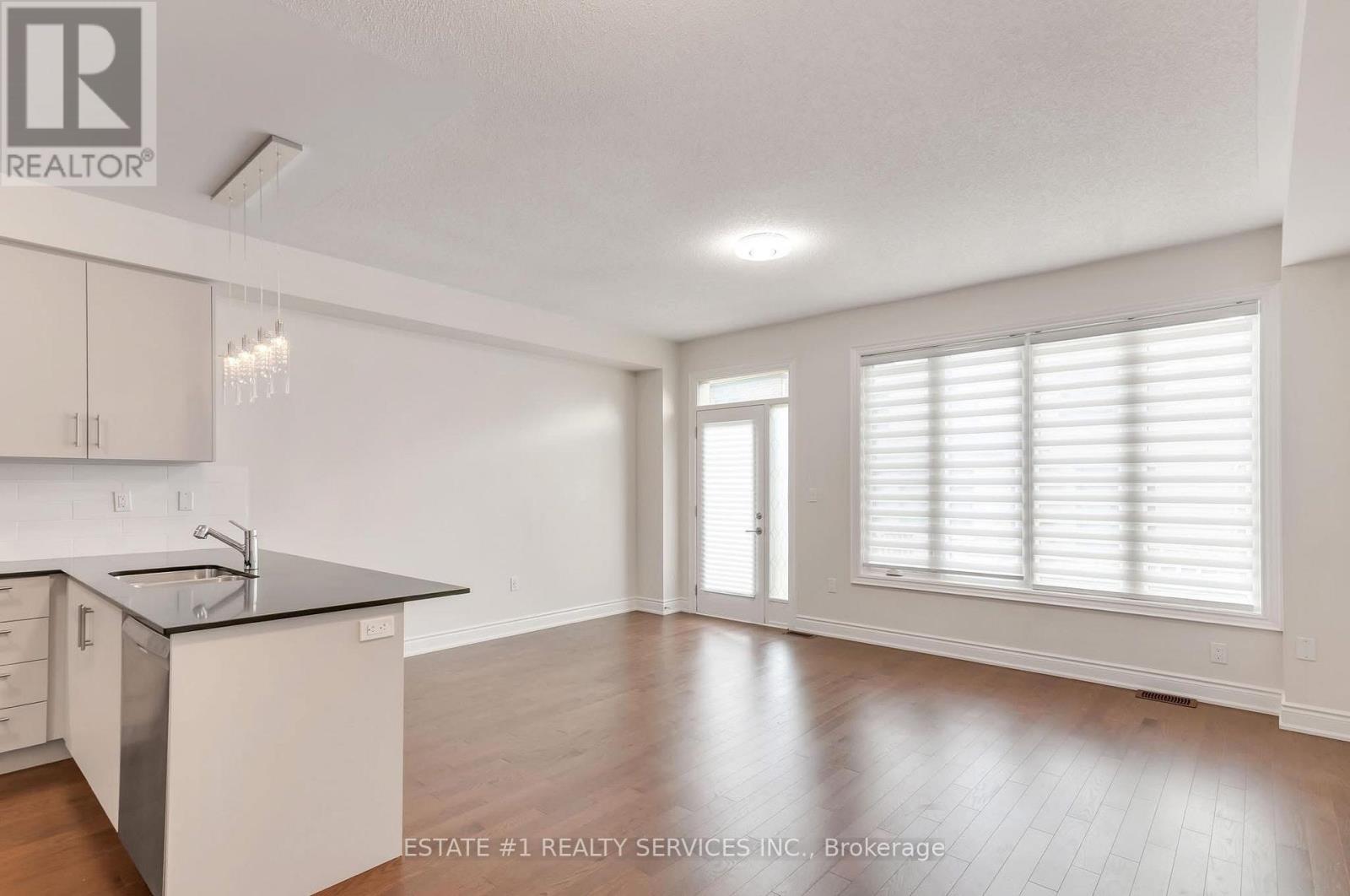 29 Bermondsey Way, Brampton, Ontario  L6Y 0E4 - Photo 11 - W12535974