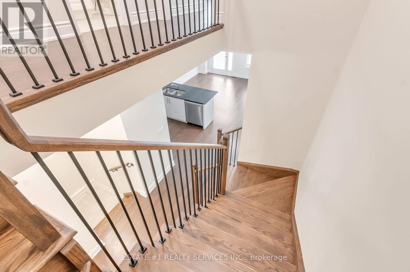 29 Bermondsey Way, Brampton, Ontario  L6Y 0E4 - Photo 16 - W12535974