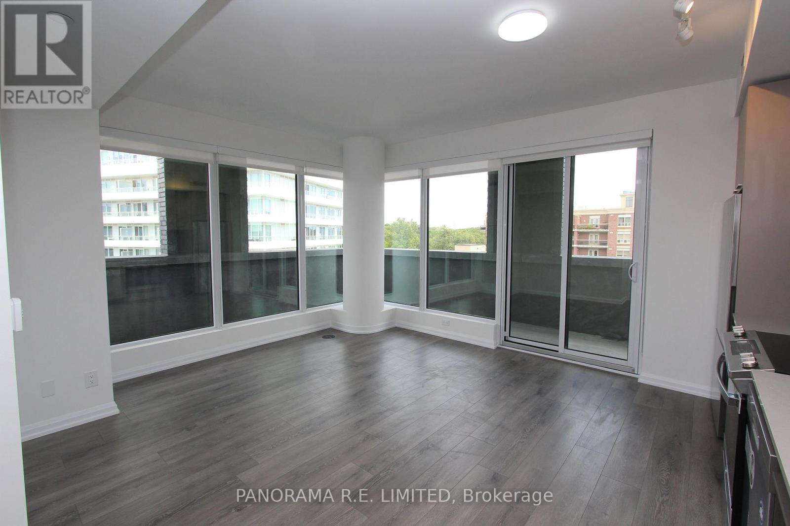 402 - 4208 Dundas Street W, Toronto, Ontario  M8X 1Y6 - Photo 2 - W12535978