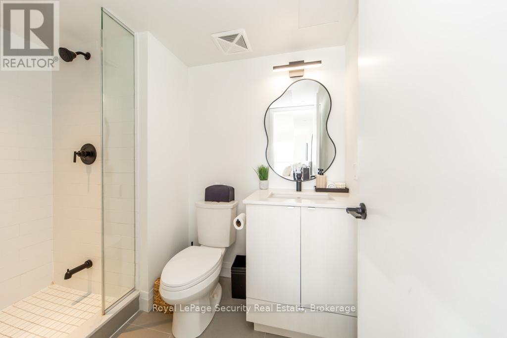 2009 - 1461 Lawrence Avenue W, Toronto, Ontario  M6L 0A6 - Photo 11 - W12535998