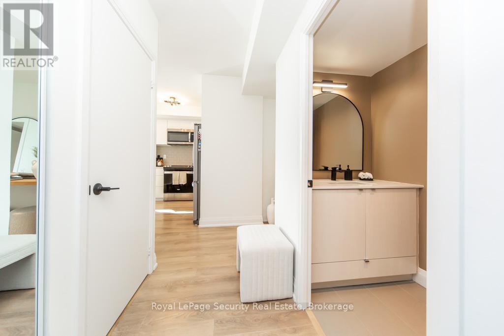 2009 - 1461 Lawrence Avenue W, Toronto, Ontario  M6L 0A6 - Photo 16 - W12535998