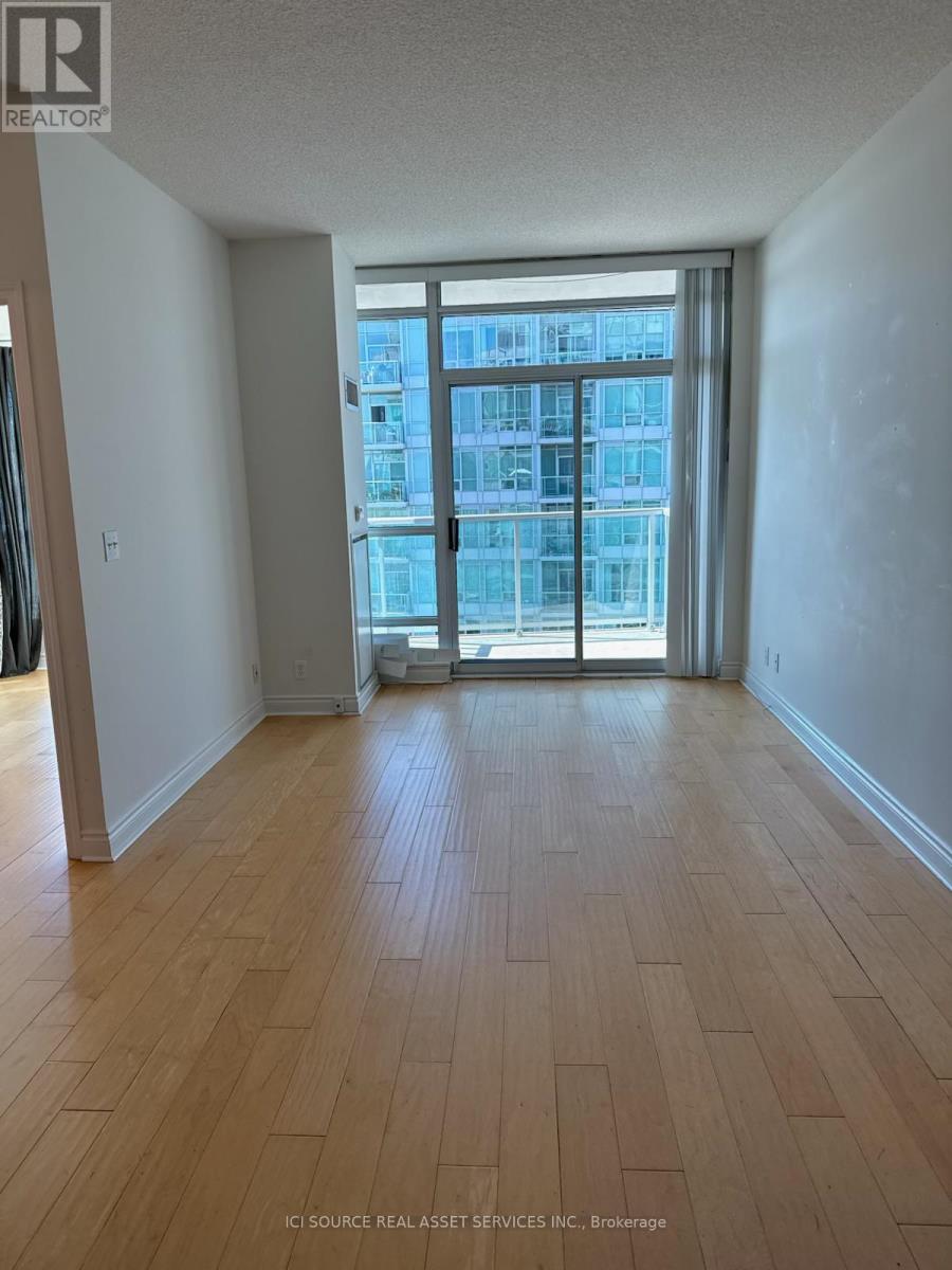 1704 - 1900 Lake Shore Boulevard W, Toronto, Ontario  M6S 1A4 - Photo 2 - W12536026