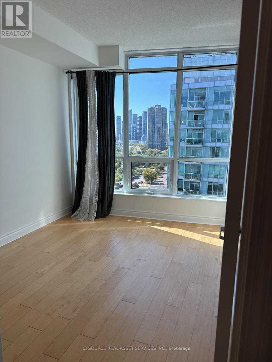 1704 - 1900 Lake Shore Boulevard W, Toronto, Ontario  M6S 1A4 - Photo 3 - W12536026