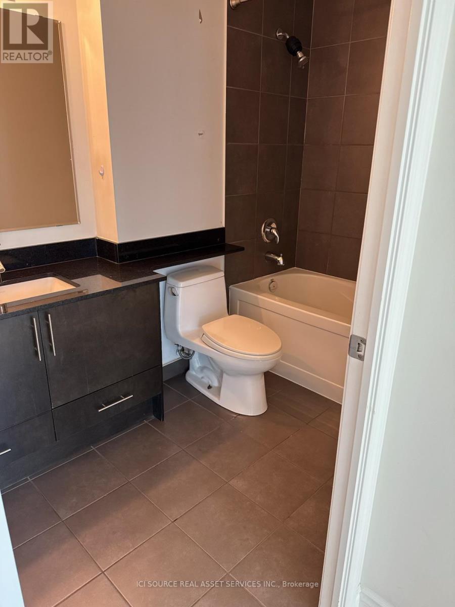 1704 - 1900 Lake Shore Boulevard W, Toronto, Ontario  M6S 1A4 - Photo 5 - W12536026