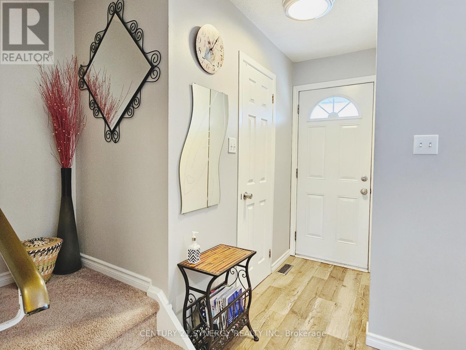 14 - 2570 Southvale Crescent, Ottawa, Ontario  K1B 5B7 - Photo 4 - X12481340