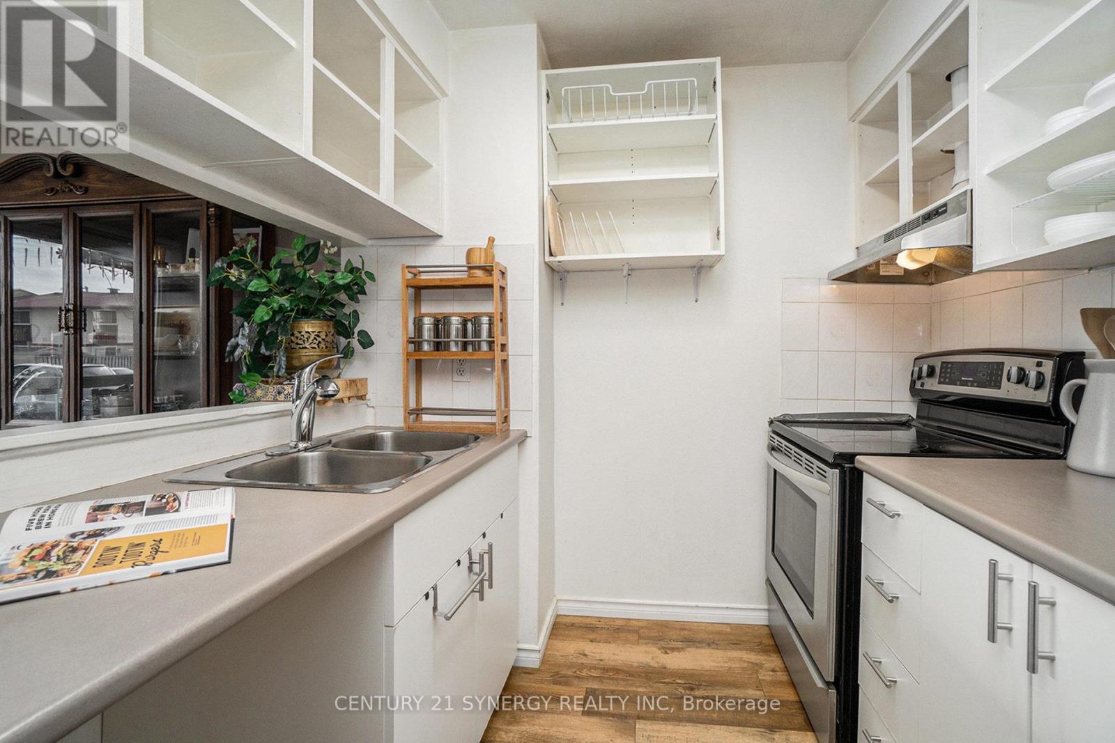 14 - 2570 Southvale Crescent, Ottawa, Ontario  K1B 5B7 - Photo 9 - X12481340