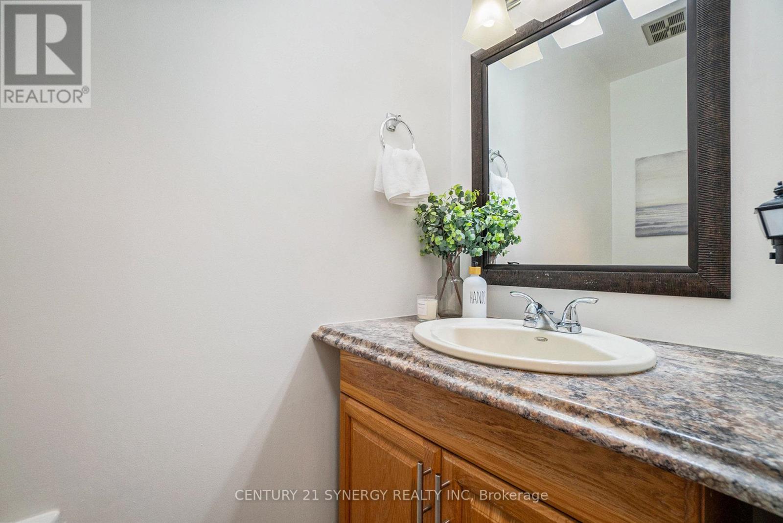 14 - 2570 Southvale Crescent, Ottawa, Ontario  K1B 5B7 - Photo 8 - X12481340