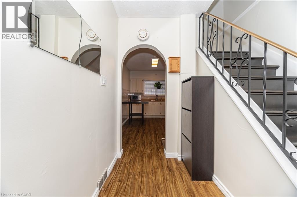 163 Connaught Avenue N, Hamilton, Ontario  L8L 6Z4 - Photo 8 - 40787154