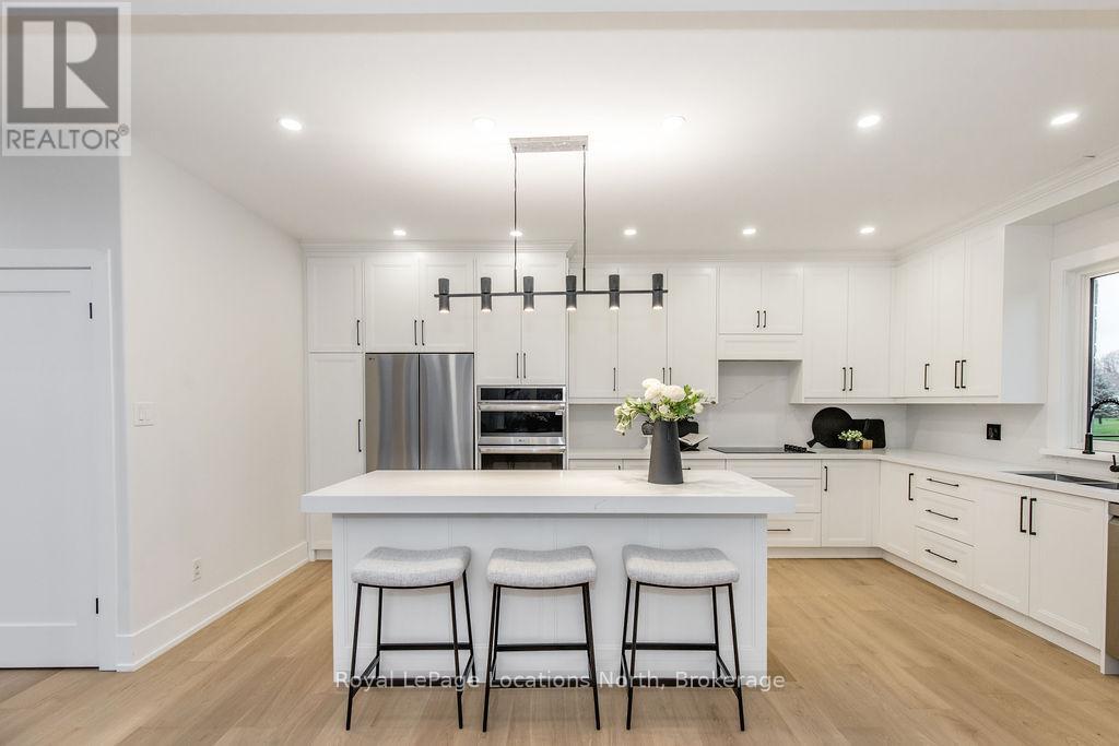 6 Butternut Crescent, Wasaga Beach, Ontario  L9Z 3S9 - Photo 12 - S12536330