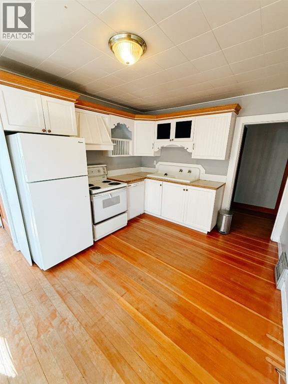 5108 51 Street, Rocky Mountain House, Alberta  T4T 1E2 - Photo 3 - A2219484