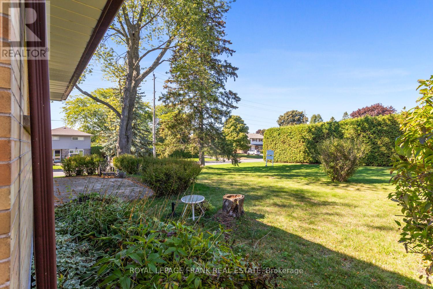 1026 Beaufort Avenue, Oshawa, Ontario  L1G 1G6 - Photo 4 - E12536172