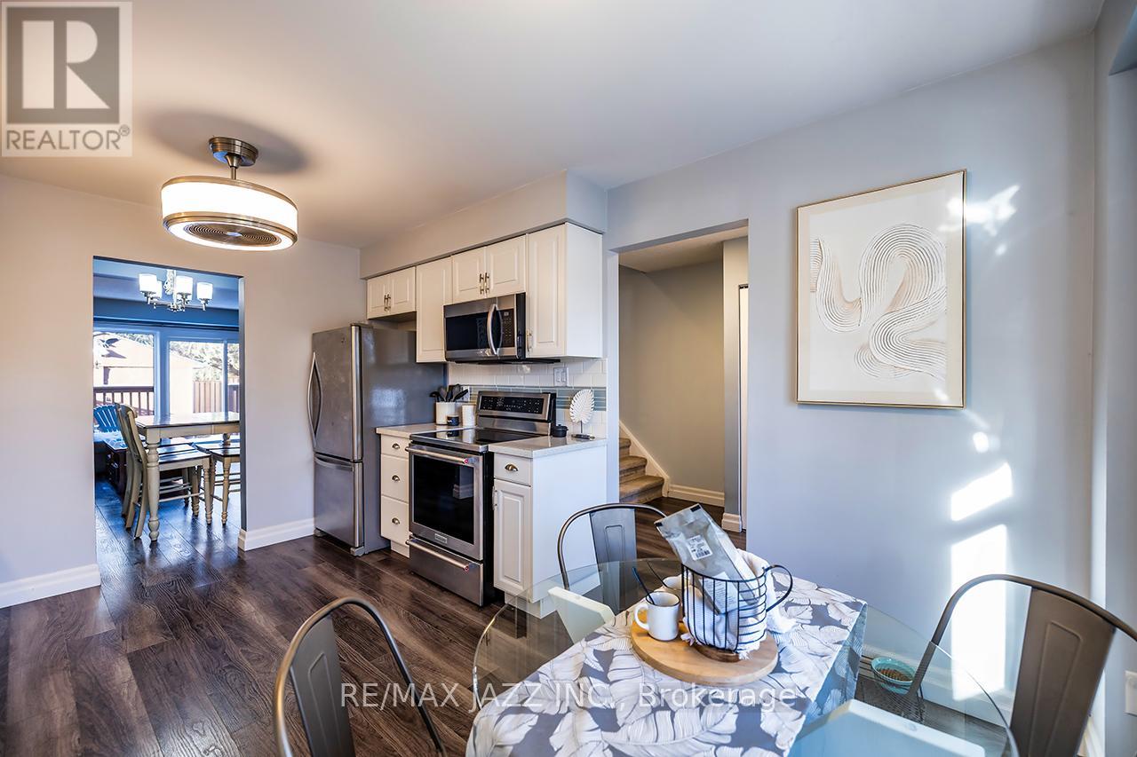 1503 Wecker Drive, Oshawa, Ontario  L1J 6N3 - Photo 5 - E12536298