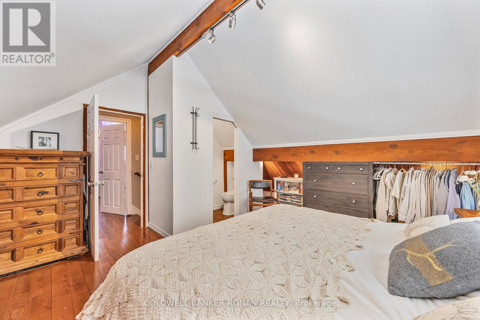 2329 Concession Rd 8, Adjala-Tosorontio, Ontario  L0G 1W0 - Photo 15 - N12373591