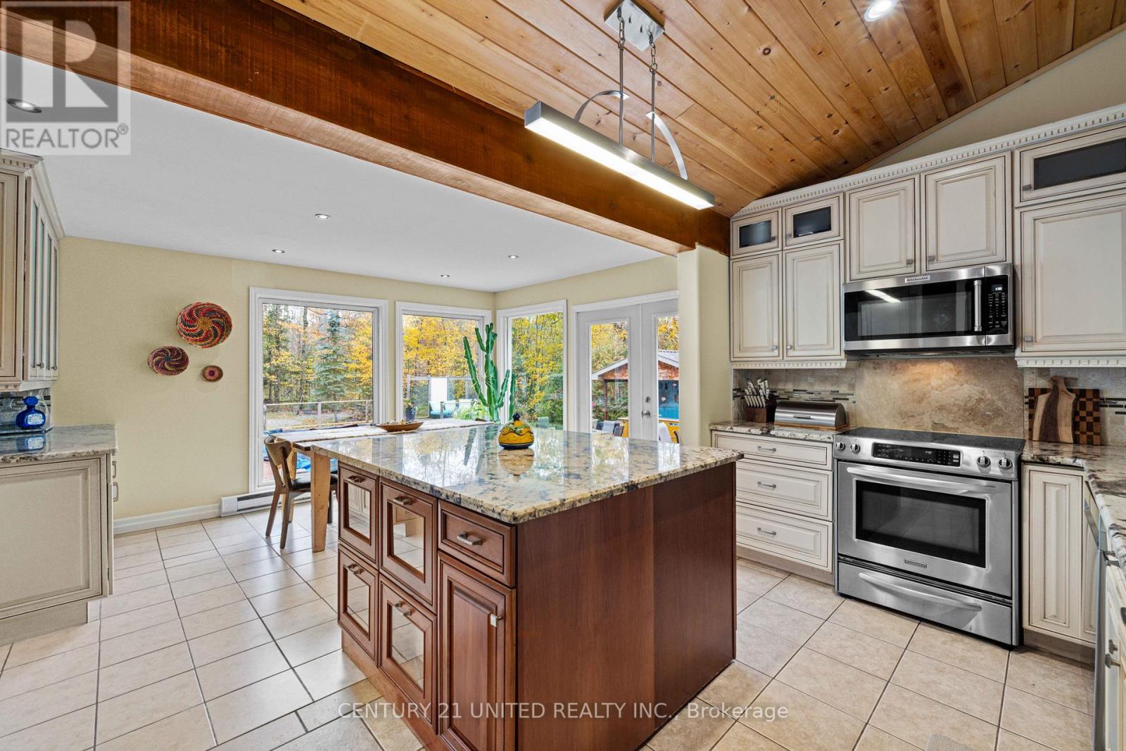 25 Sugarbush Boulevard, Trent Lakes, Ontario  K0L 1J0 - Photo 7 - X12536110