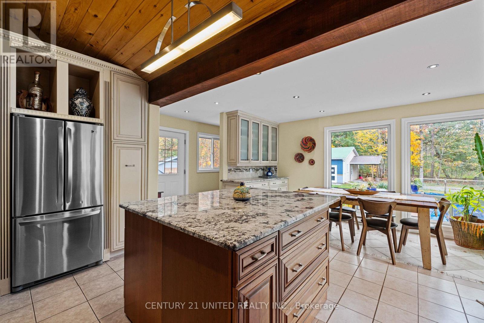 25 Sugarbush Boulevard, Trent Lakes, Ontario  K0L 1J0 - Photo 8 - X12536110