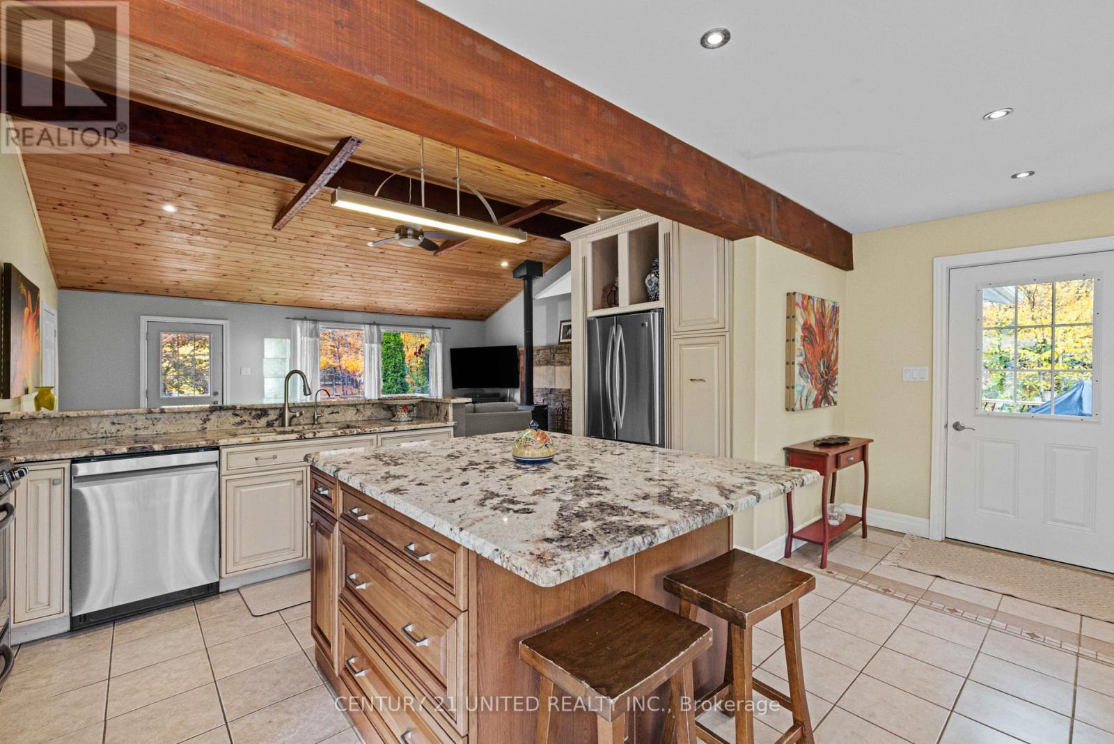 25 Sugarbush Boulevard, Trent Lakes, Ontario  K0L 1J0 - Photo 9 - X12536110