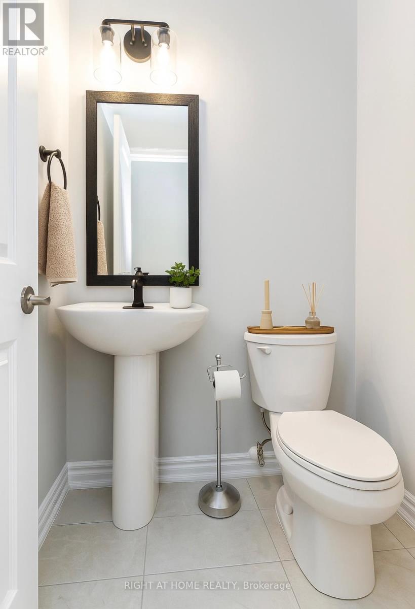 31 Sycamore Street, Welland, Ontario  L3C 0H8 - Photo 5 - X12535966