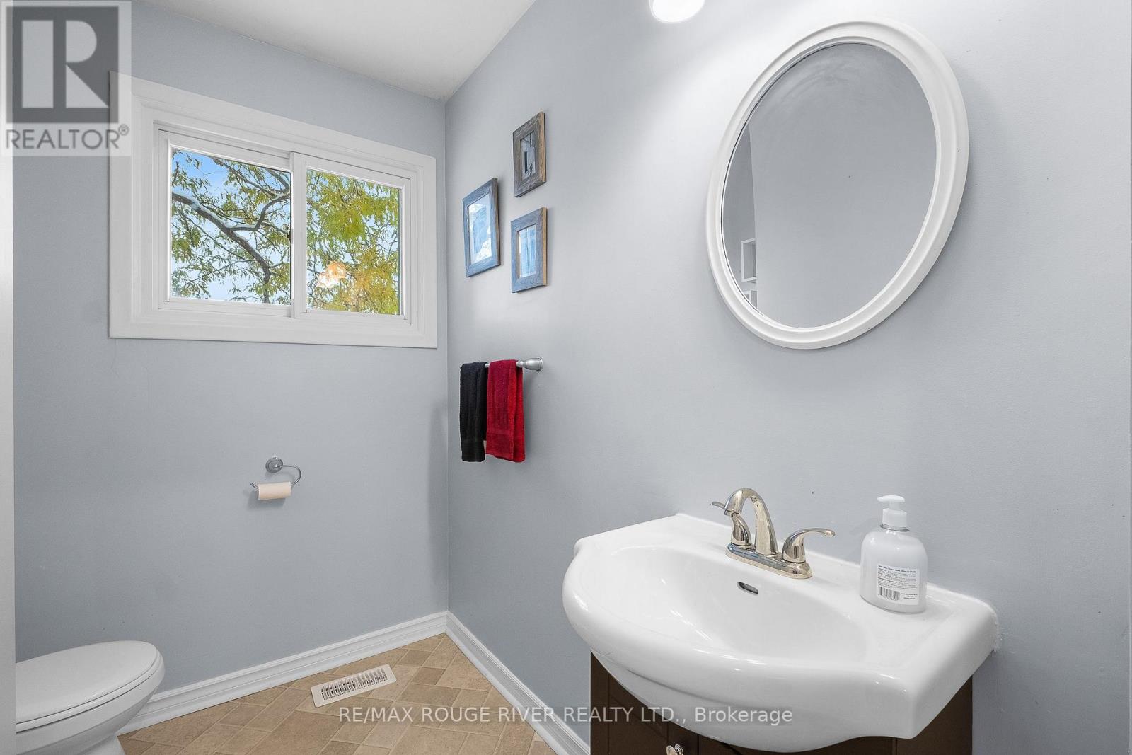 43 O'neil Crescent, Quinte West, Ontario  K8V 5Y5 - Photo 11 - X12536016